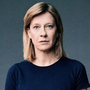 Caroline Peters